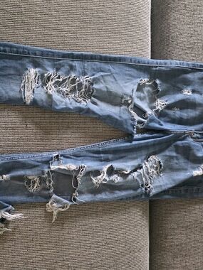 Hollister Light Blue Denim Jeans with Contrast Stitching